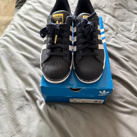 Adidas Platform Superstars w/ Gold aglets and logo Women's SZ 8 - Picture 5 of 8